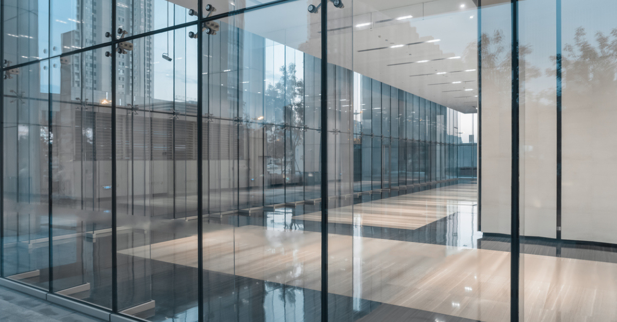 Low-Iron Glass vs. Clear Glass: What’s the Difference?